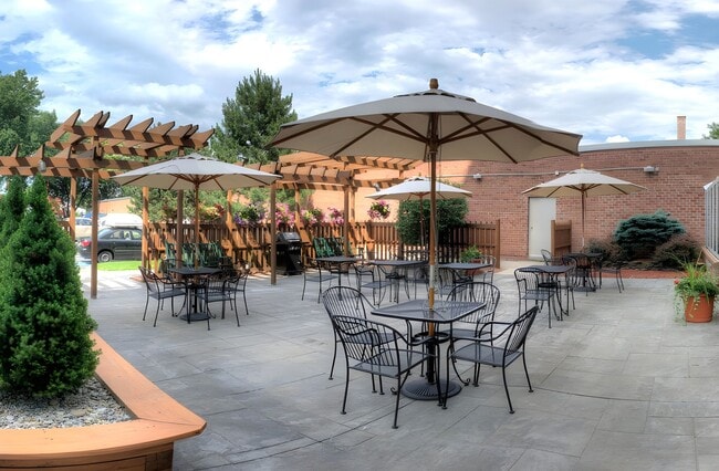 Building Photo - 1600 East