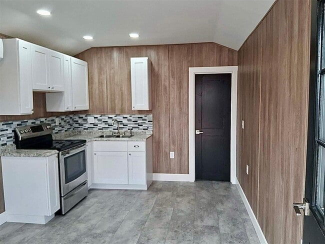 Building Photo - 303 S Arkansas Ave