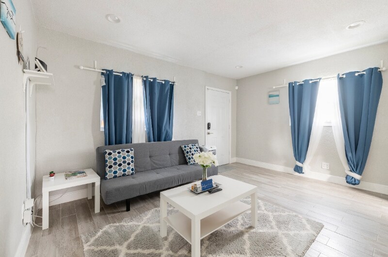 Primary Photo - 3156 NW 55th St