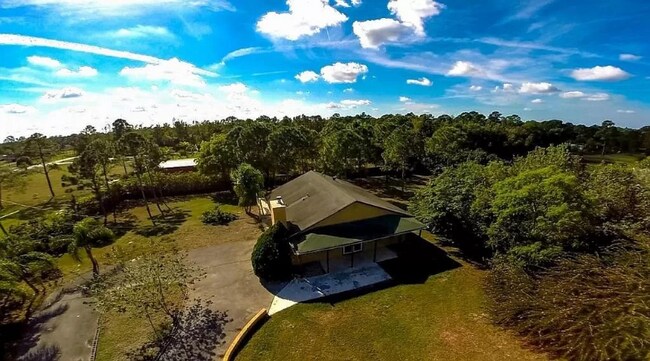 Foto del edificio - 18058 46th Ct N