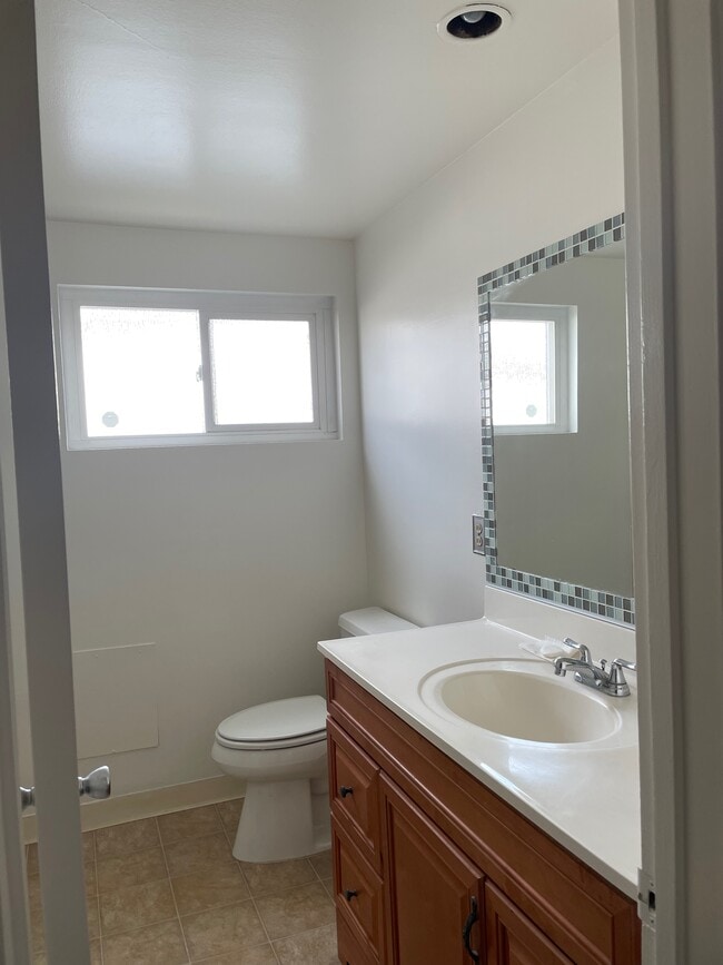 main bath with tub/shower - 18301 Purche Ave