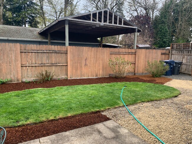 Foto del edificio - 3442 Baywood St