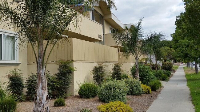 Building Photo - 1023 Ocean Park Blvd