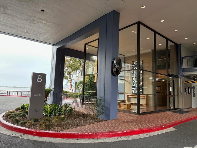 Foto del edificio - 8 Captain Dr