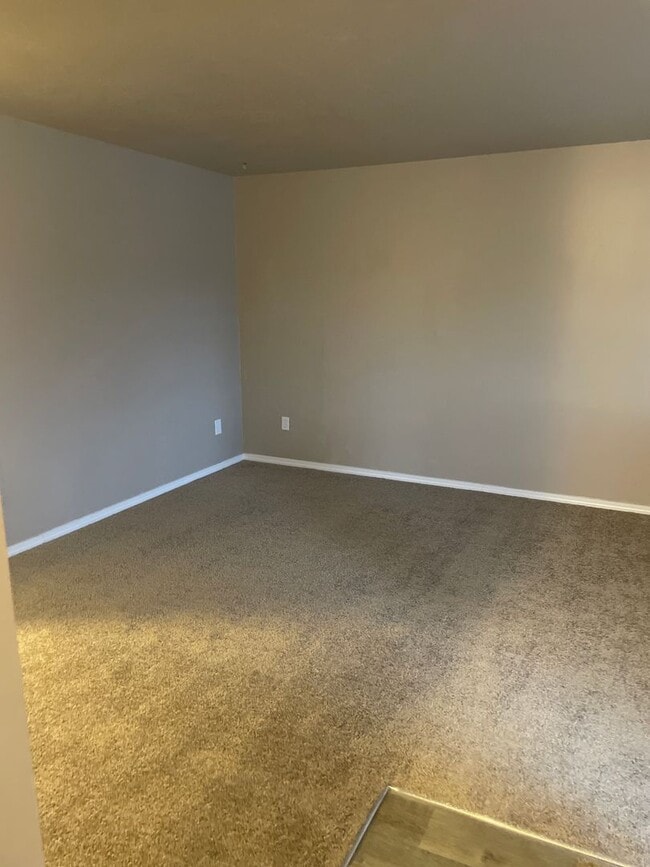 Building Photo - Puyallup Southhill Apartment Complex