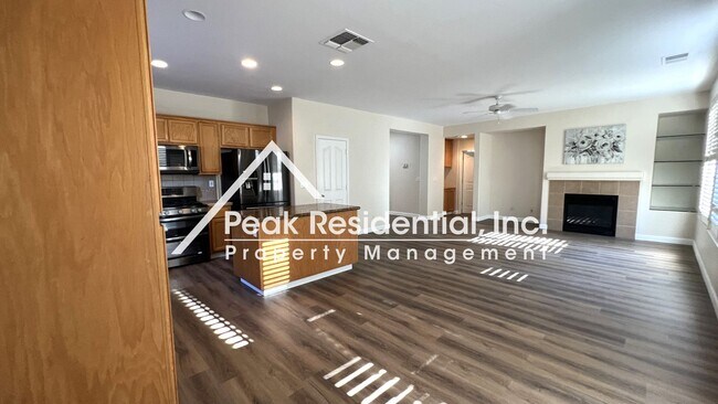 Foto del edificio - Beautiful 3bd/2ba Elk Grove Home with 2 Ca...