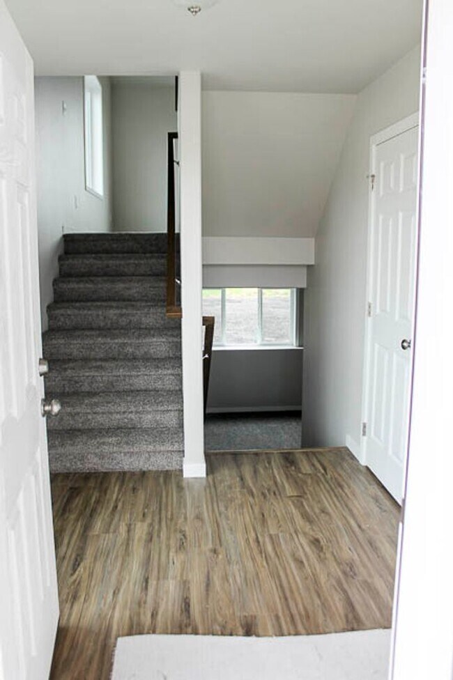 Building Photo - 6078 Autumn Dr S