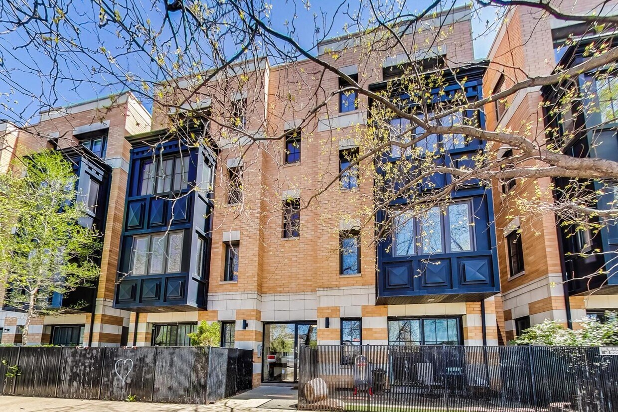 Foto principal - 2243 N Lister Ave