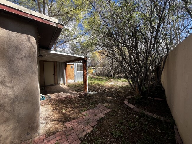 Building Photo - 409 Maria Ln