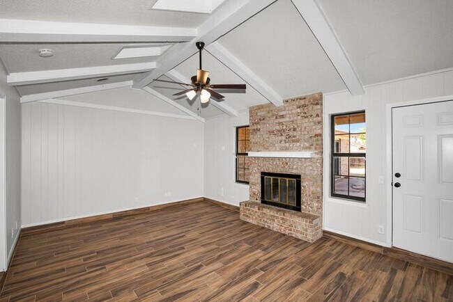 Foto del edificio - 8102 Santa Fe Trail