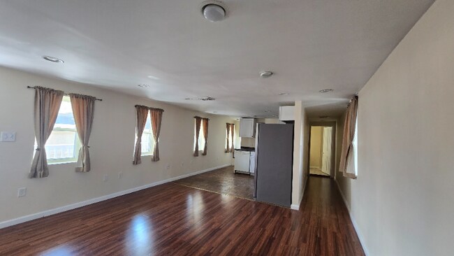 Building Photo - 244 N Water St