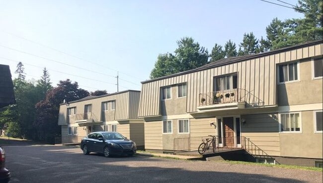 Building Photo - 307 Vivian St