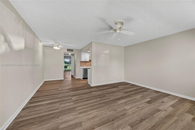 Building Photo - 2801 Victoria Way