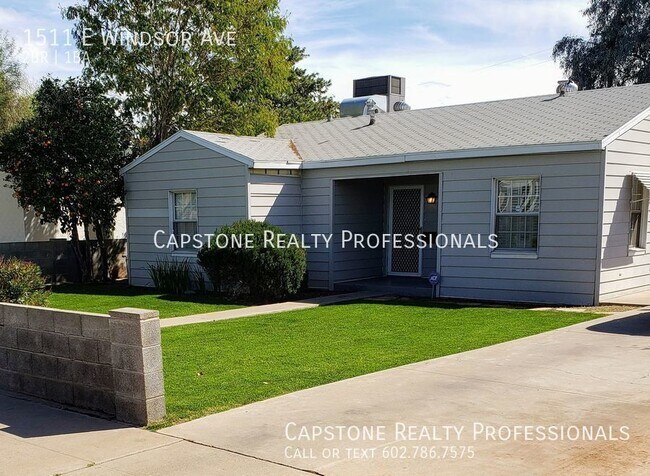 Foto del edificio - Spacious 2-Bedroom Home with Vintage Charm...