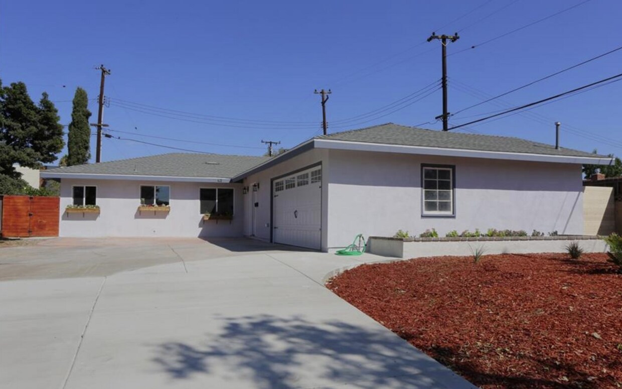 Photo - Private Studio 703 N Lincoln St, Orange CA 92867 - AVAILABLE