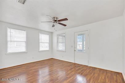 Foto del edificio - 4833 Kingsbury St