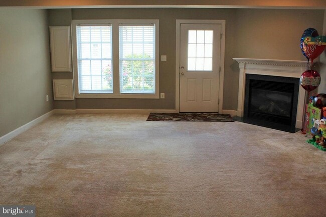 Building Photo - 9404 Carriage Hill St