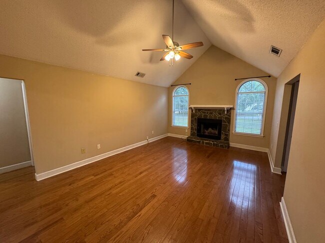 Foto del edificio - 17 Stonemount Ct