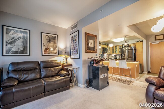 Foto del edificio - High-Rise Living in the Heart of Kaka?ako – 2 Bed, 2 Bath