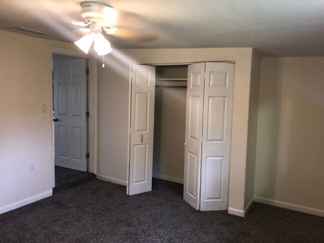 Building Photo - Remodeled 4 bedroom 2 bath home ready for move-in