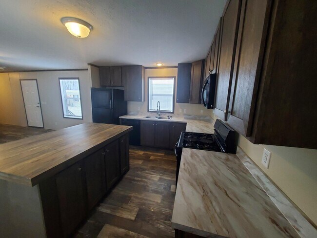 Foto del edificio - 45 Sparrow Hill Dr