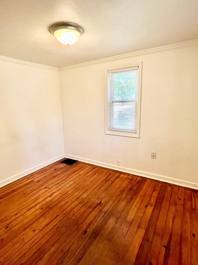 712 E Devon St, Independence, MO 64055 House Rental in Independence