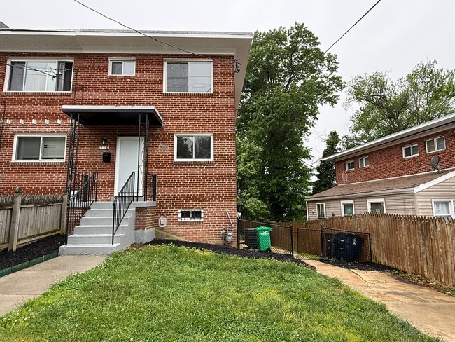 Photo - 716 Audrey Ln Townhome