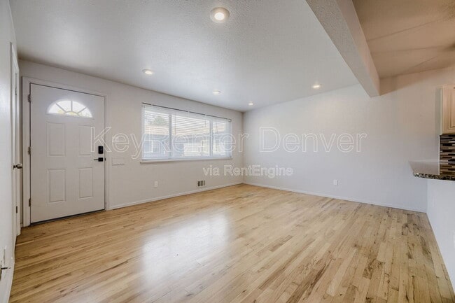 Photo - 219 S Holly St Apartment