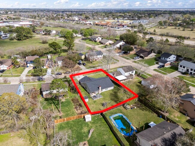 Building Photo - 304 Old Course Dr