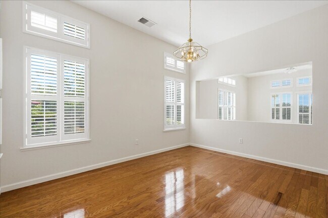 Building Photo - 2836 Cll De Cordoba