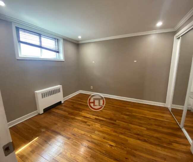 Foto del edificio - 2030 Mayflower Ave