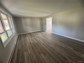 Building Photo - 110 Lake Country Dr