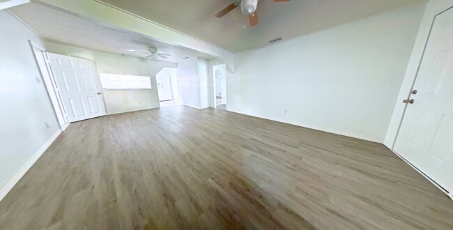 Building Photo - 2316 Azalea Ct