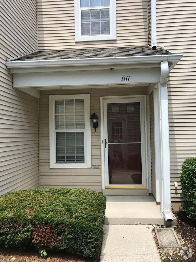 Building Photo - 1111 Cambridge Ct