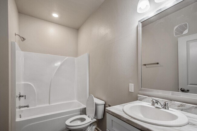 Foto del edificio - 608 Hillcrest Pkwy