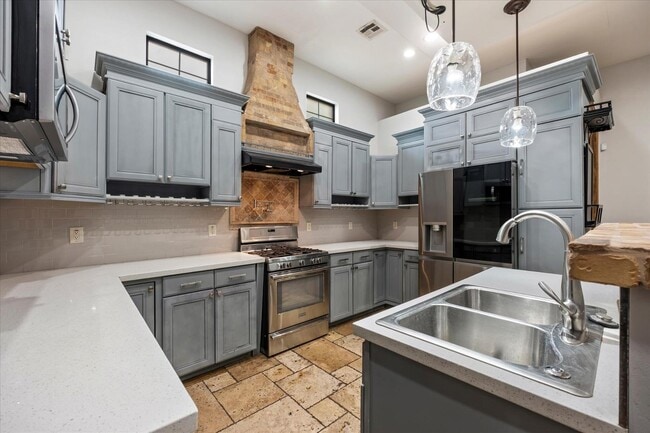 Building Photo - 1629 W Willetta St