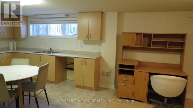 Building Photo - 12 Burleigh Heights Dr