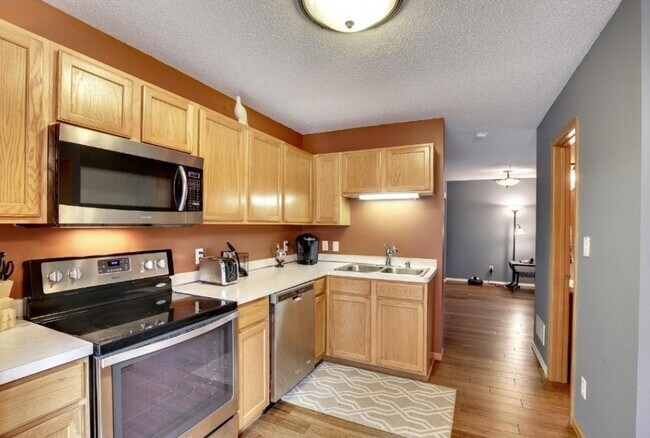 Building Photo - 15755 Fjord Ave