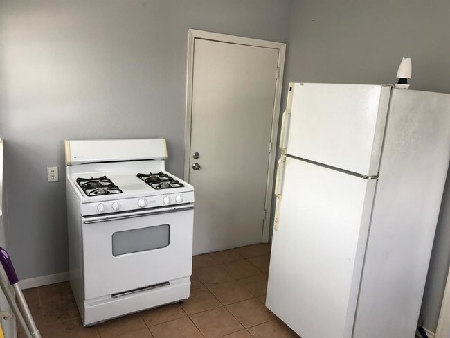 Building Photo - 1831 Lombardy St