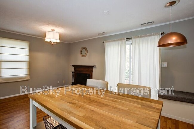 Foto del edificio - 688 Lockesley Terrace