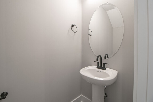 Building Photo - 1602 Jonathan Wade Cir