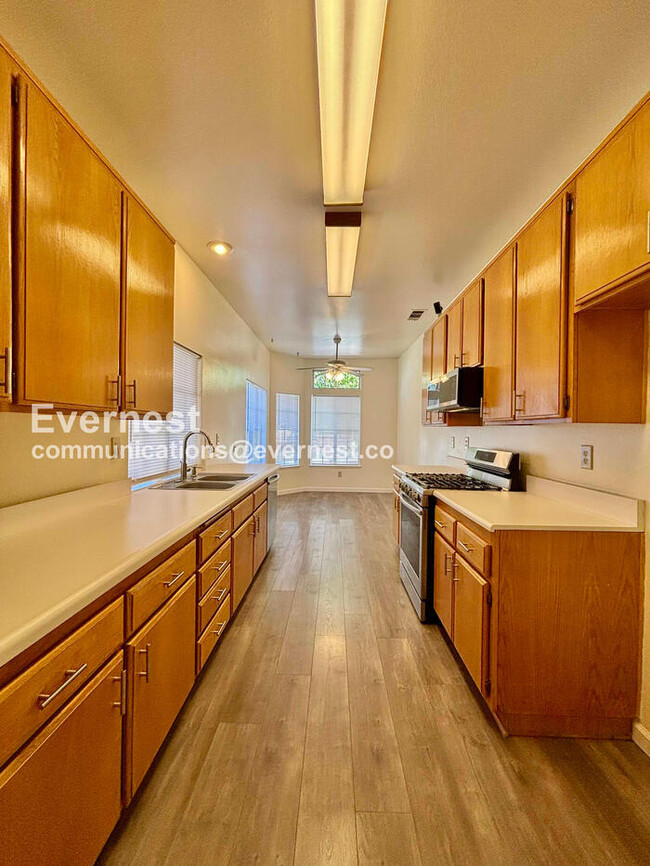 Foto del edificio - 27305 Uppercrest Ct