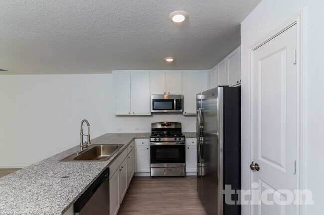 Building Photo - 10250 Devon Wheel St