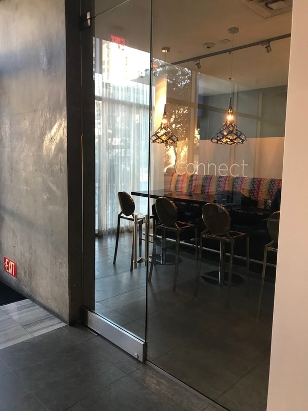 Foto del edificio - 353 E Bonneville Ave