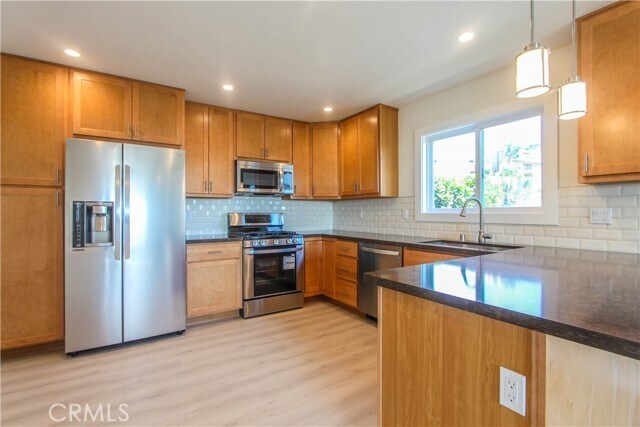 Building Photo - 25021 La Cresta Dr