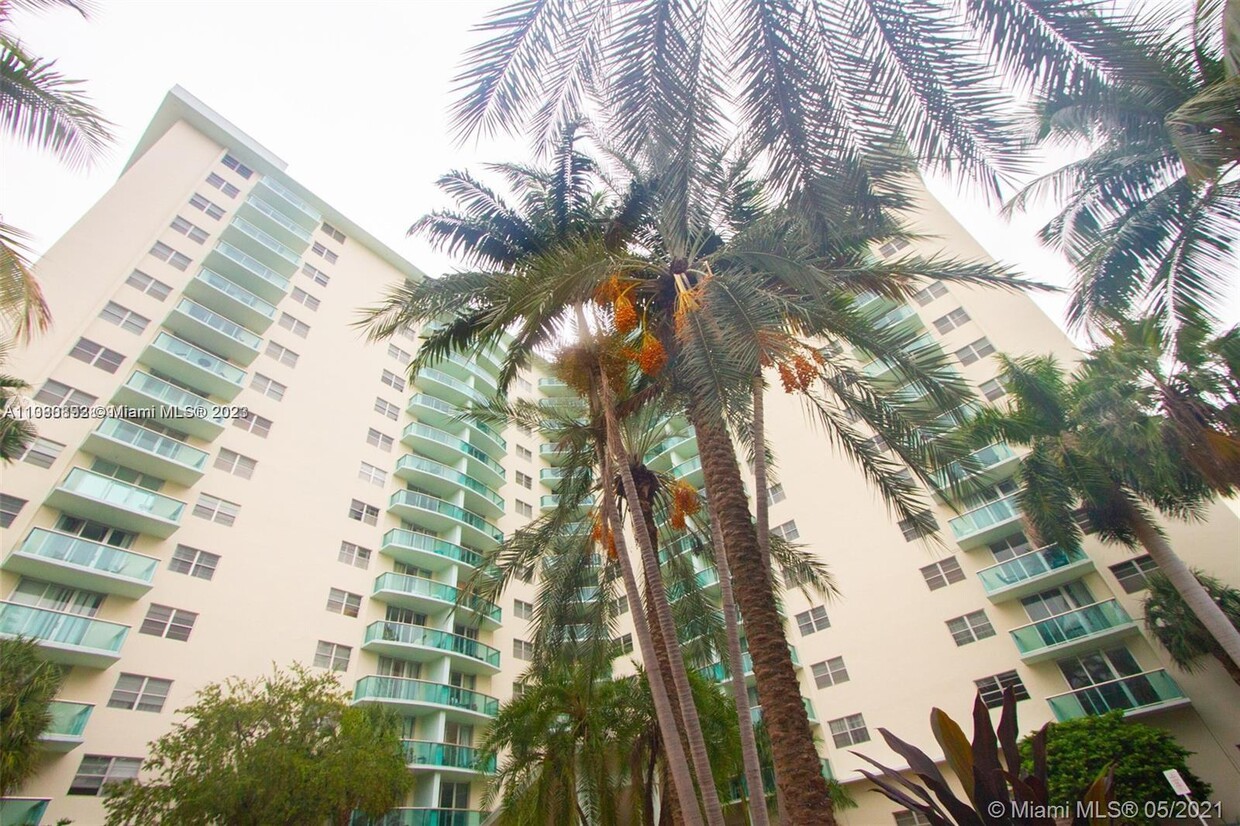 Primary Photo - 3801 S Ocean Dr