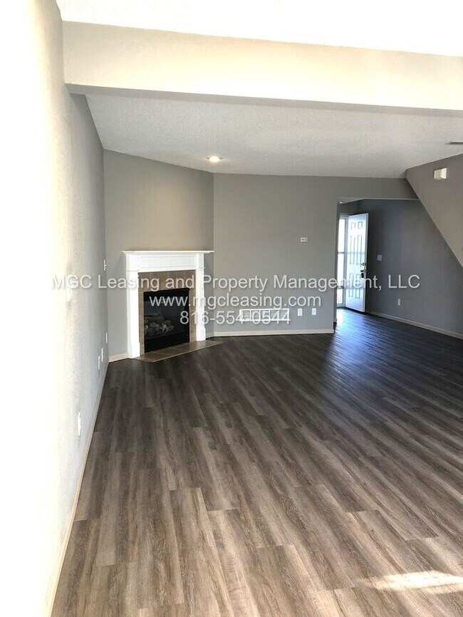 Building Photo - South Garden Townhomes