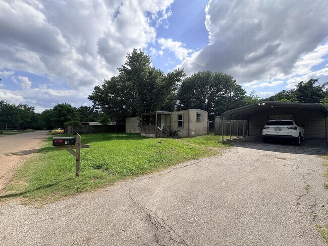 Foto del edificio - Cozy 3 Bed 1 Bath house