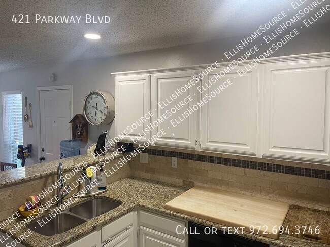 Foto del edificio - Three Bedroom Treasure in Coppell for Sept...