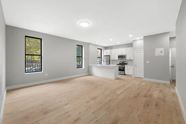 Building Photo - W 139th ST